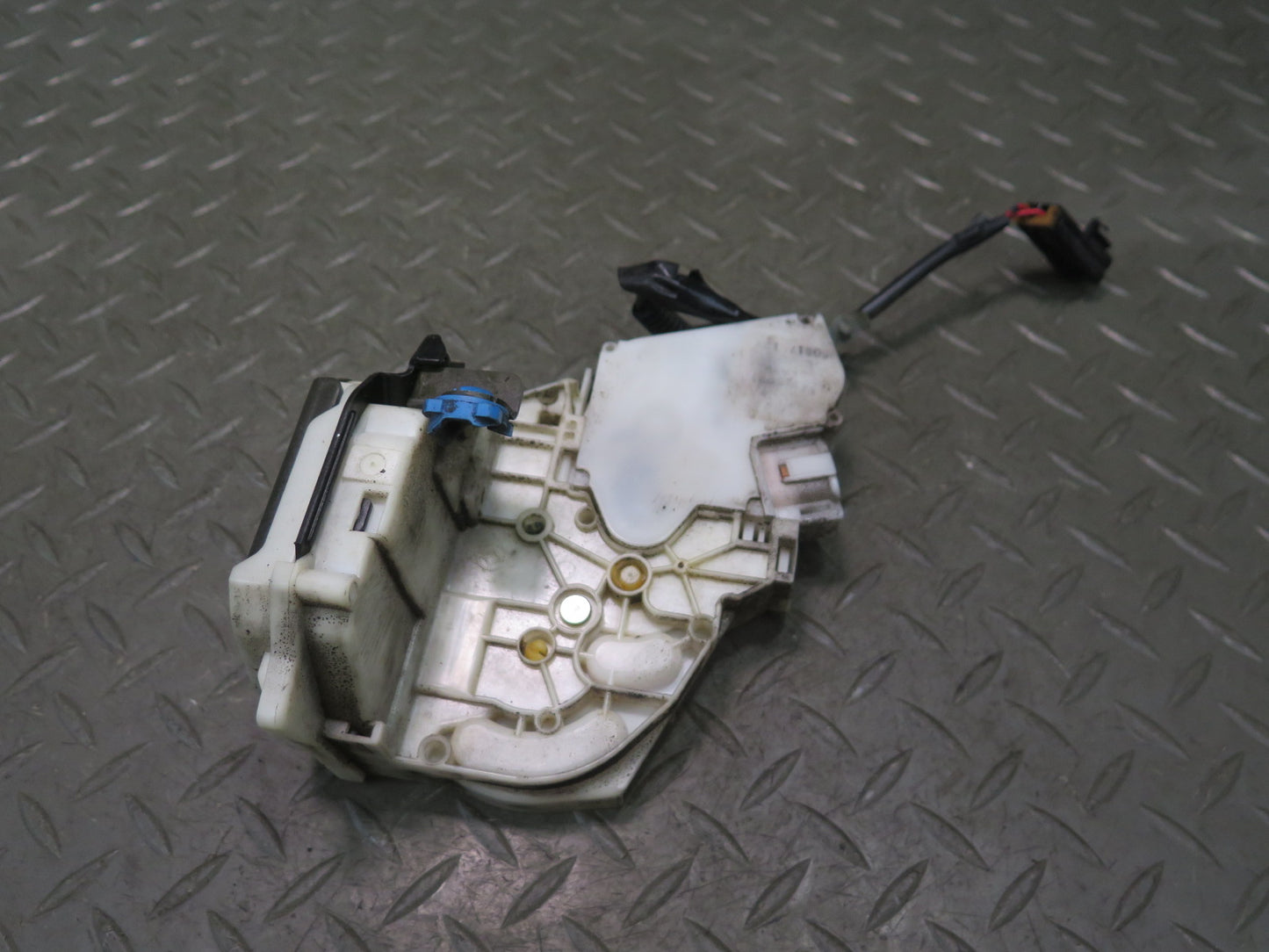 95-97 Nissan Gloria Cedric HY33 Rear Left Door Lock Latch Actuator OEM