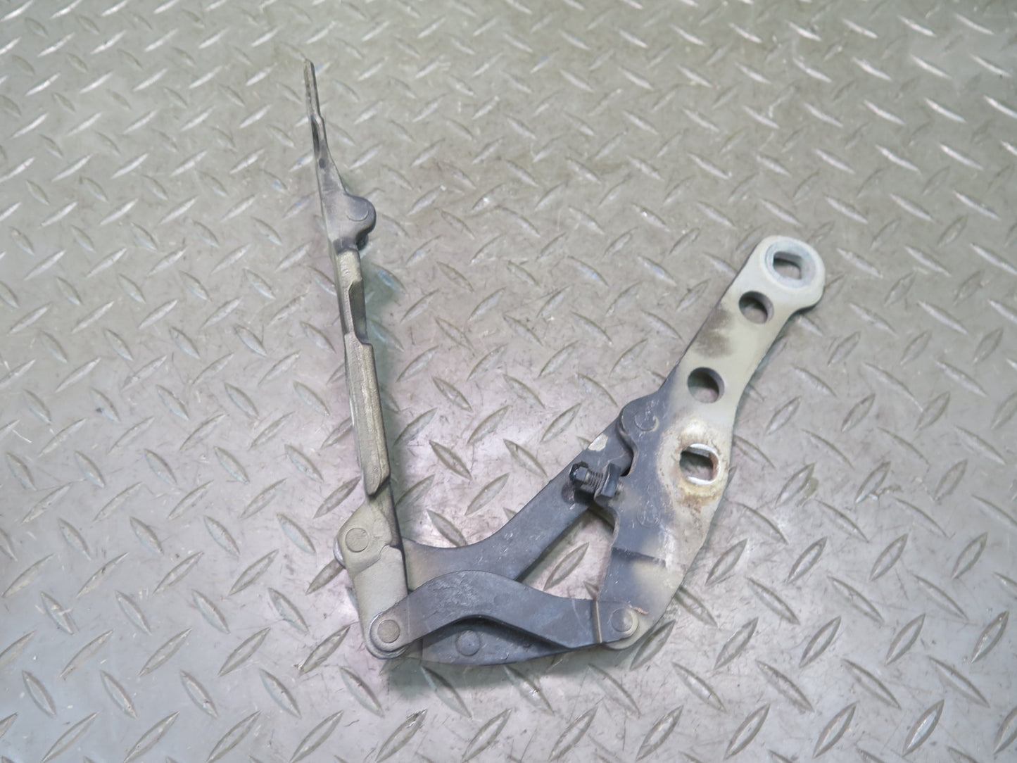 01-06 BMW E46 330Ci Set of 2 Front Left & Right Side Hood Hinge OEM