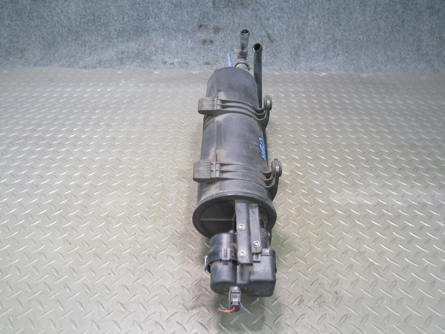 01-06 BMW E46 330Ci M54 Fuel Evap Vapor Charcoal Canister w Leak Pump OEM