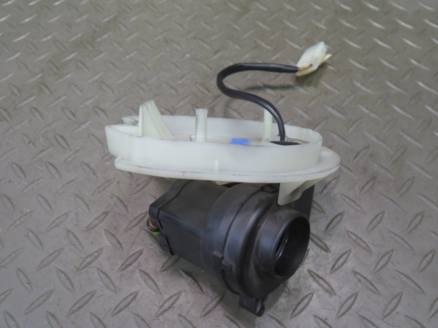 01-06 BMW E46 330Ci Engine ECU Computer Blower Motor Fan 1745182 OEM