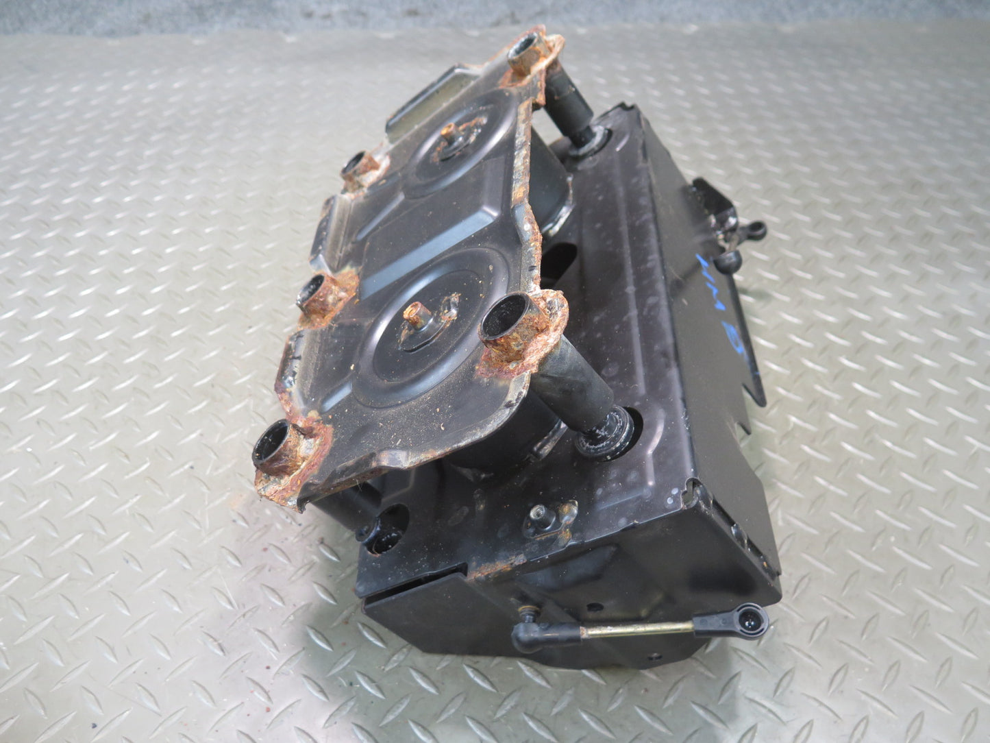 01-06 BMW E46 330Ci Convertible Battery Tray Vibration Absorber Bracket OEM