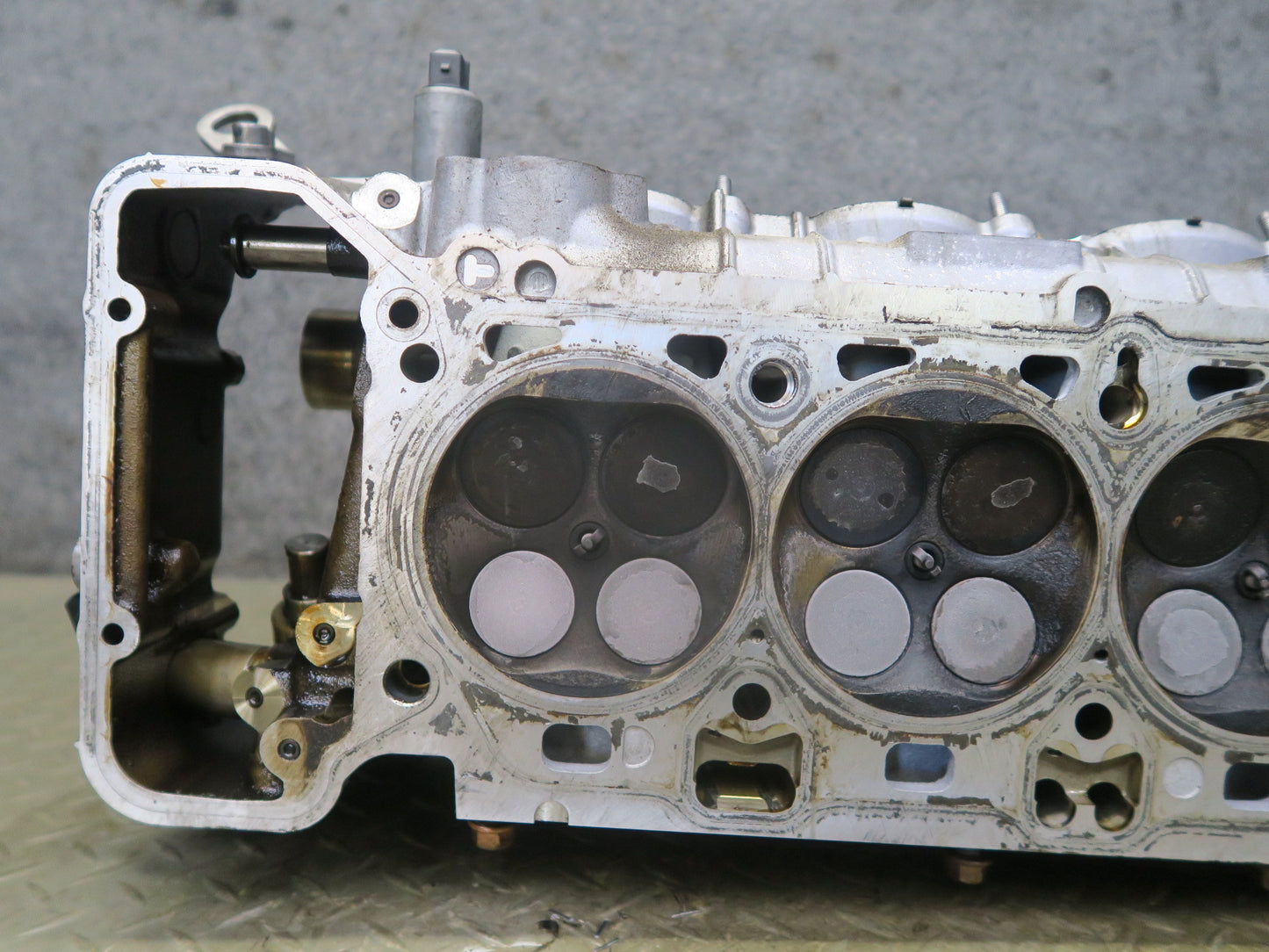 2008-2013 BMW E90 E92 E93 M3 S65 Engine Right Pass Side Cylinder Head Assembly