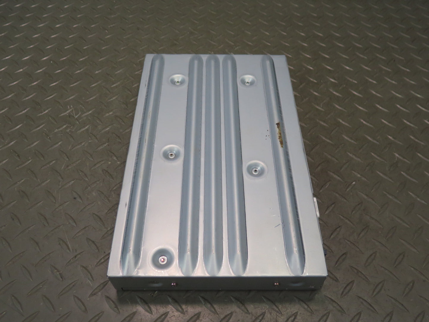 95-97 Nissan Gloria HY33 Audio Amplifier AMP 28330-4P000 OEM