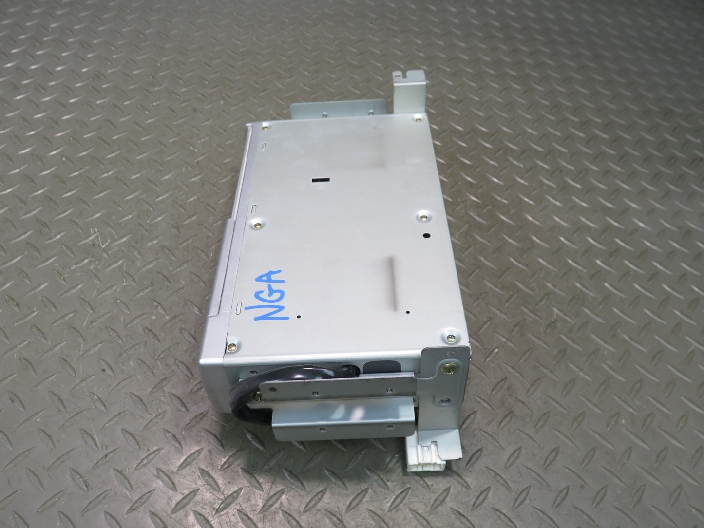 95-97 Nissan Gloria Cedric HY33 6 Disc CD Player Changer With Magazine OEM