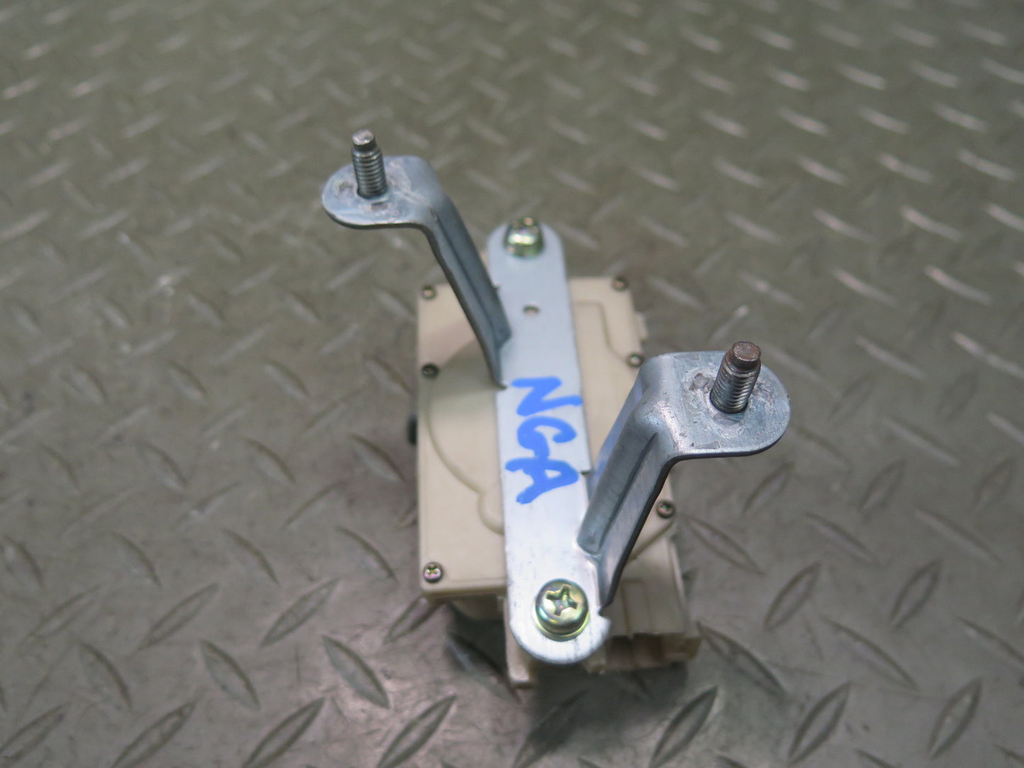 95-97 Nissan Gloria Cedric HY33 Fuel Lid Door Cover Actuator Motor OEM