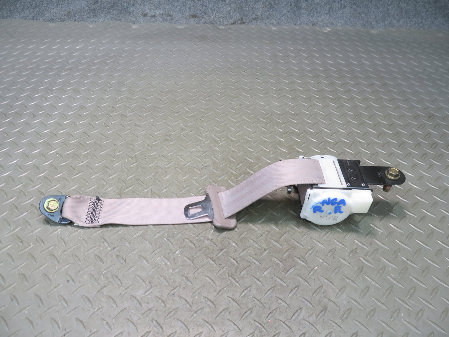 96-97 NISSAN GLORIA HY33 SET OF 2 FRONT LEFT & RIGHT SEATBELT RETRACTORS OEM