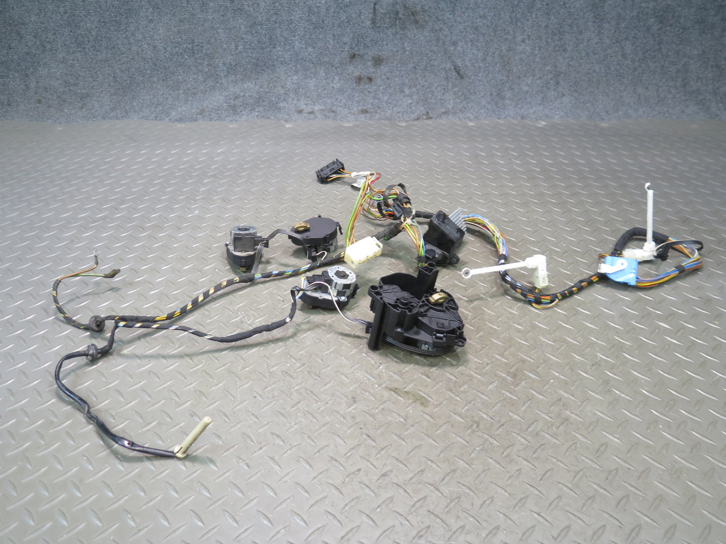 96-99 BMW E36 328iC A/C Heater Flap Servo Door Actuator Motor Wiring Set OEM