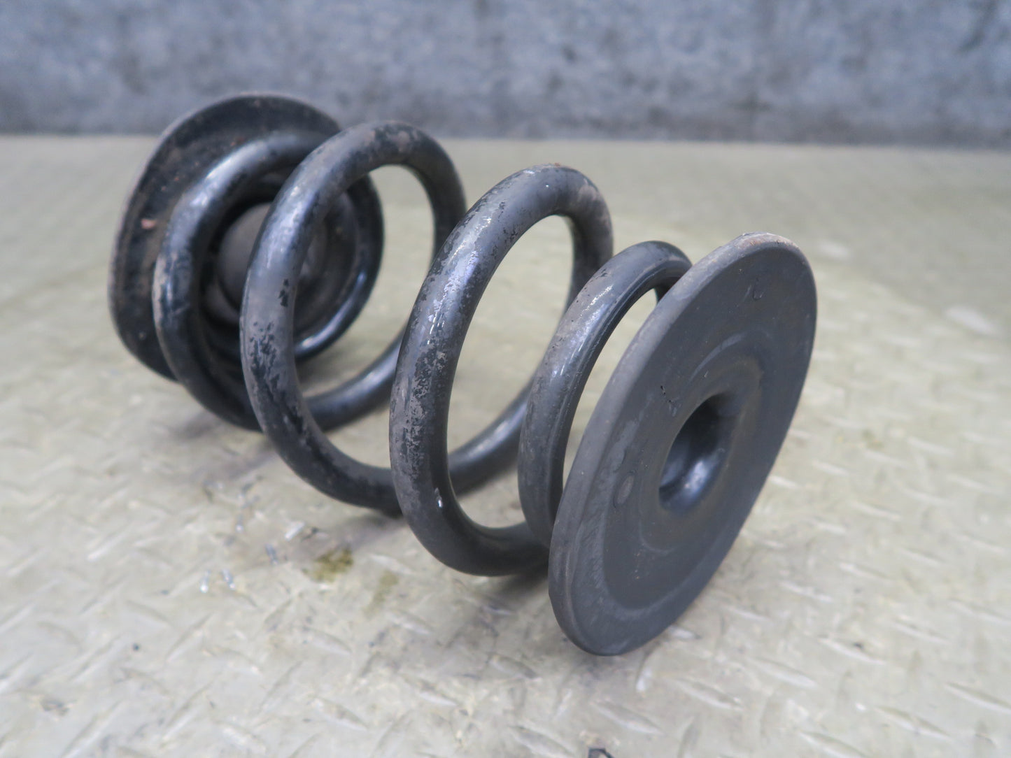 01-06 BMW E46 330Ci Convertible Set of 2 Rear Left & Right Coil Spring OEM