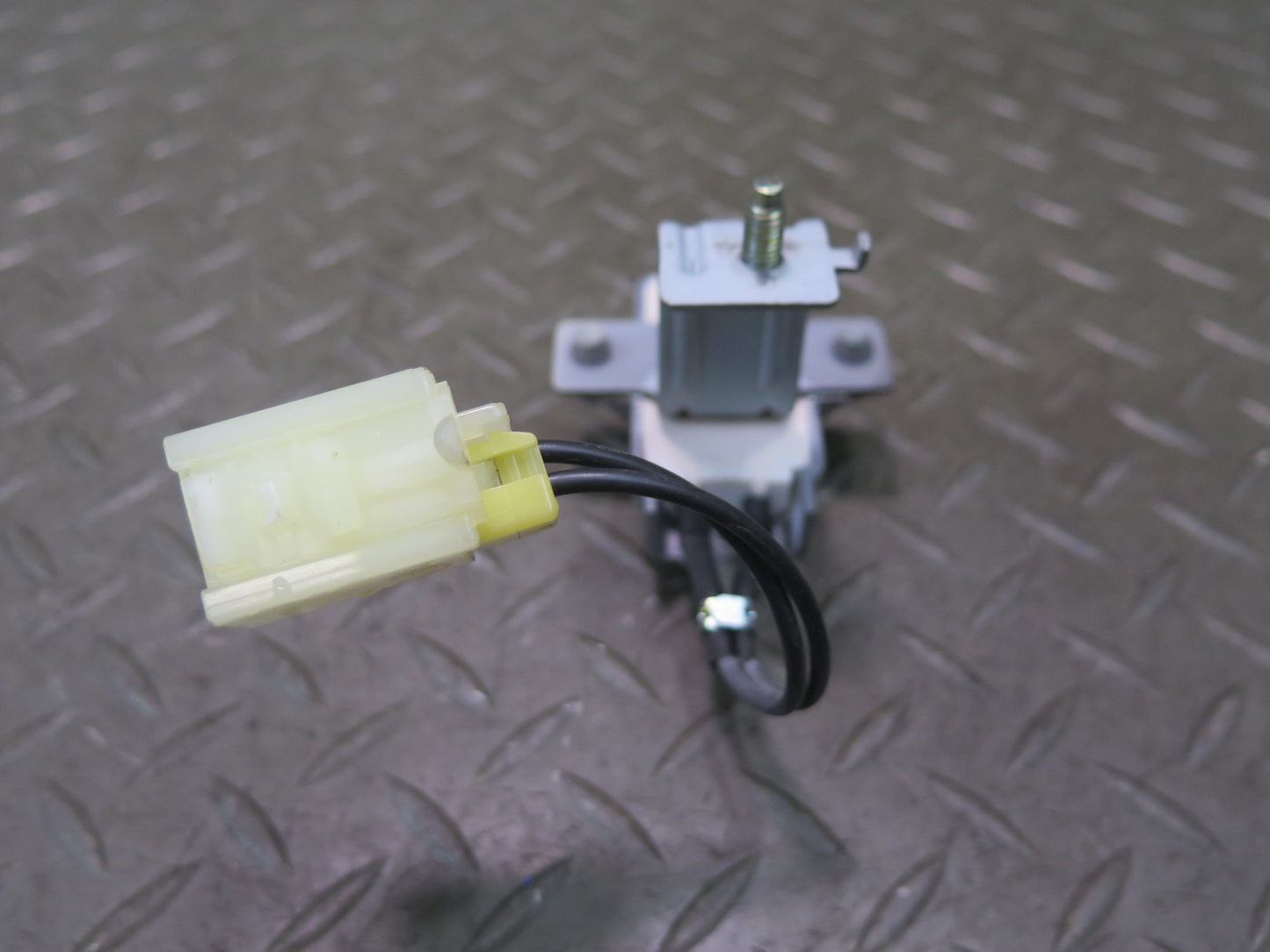 95-97 Nissan Gloria VQ30DET Turbo Fuel Pump Resistor Module 22698-4P210 OEM