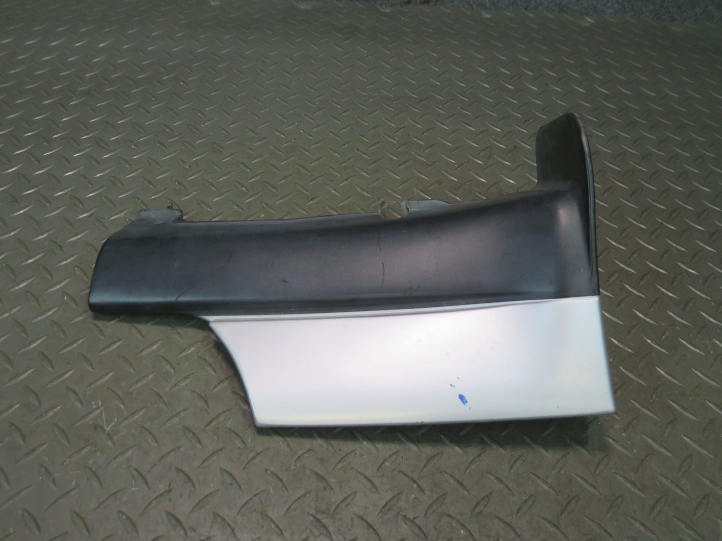 95-97 Nissan Gloria HY33 Front Left & Right MUD Flap Guard Set OEM