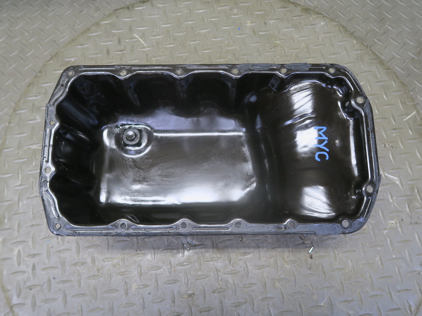 07-15 Mini R55 R56 R57 R58 R59 R60 R61 Engine Motor Oil Pan 7550483 OEM