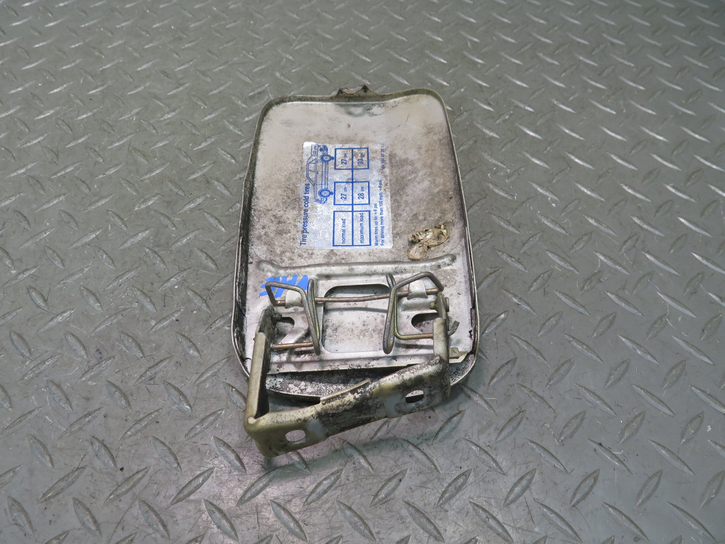 86-93 Mercedes W124 300E Fuel Tank Filler Door Lid Cover OEM
