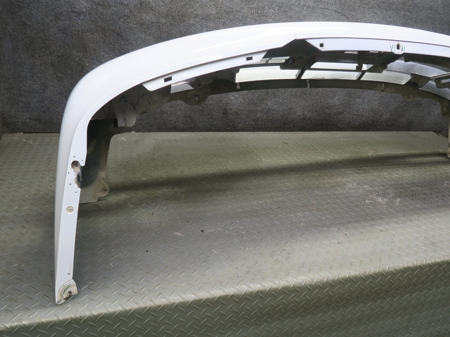 95-97 Nissan Gloria HY33 Front Bumper Cover White w Silver & Mounting OEM