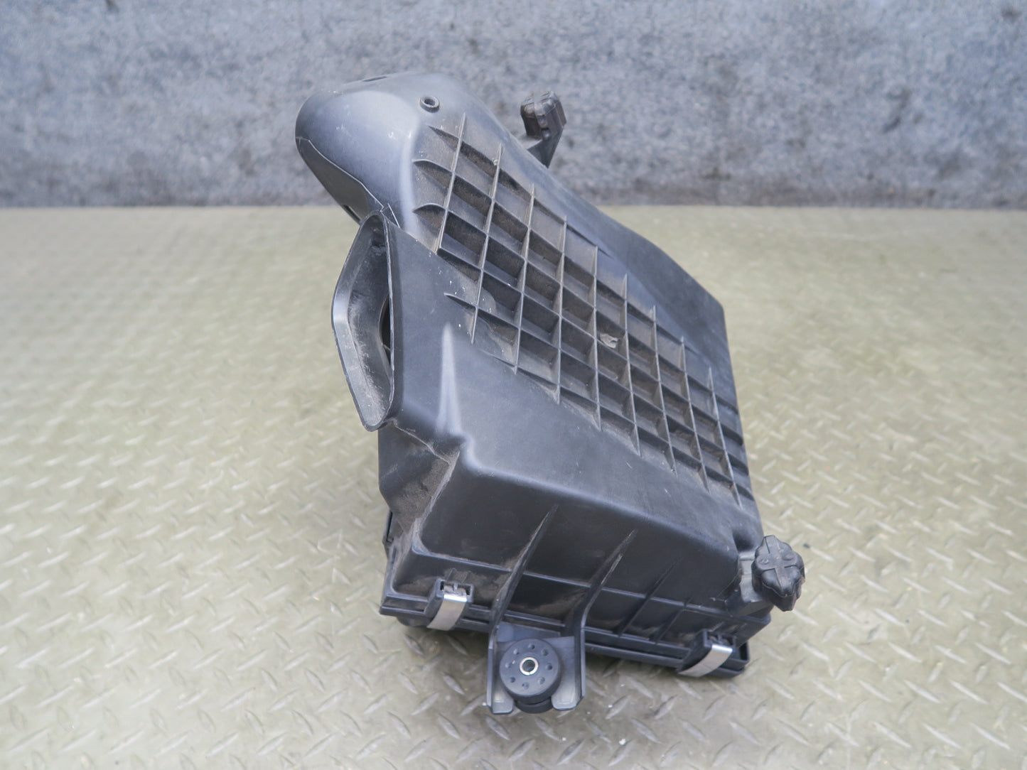 00-06 BMW E53 X5N62 Air Intake Cleaner Filter Box Assembly OEM