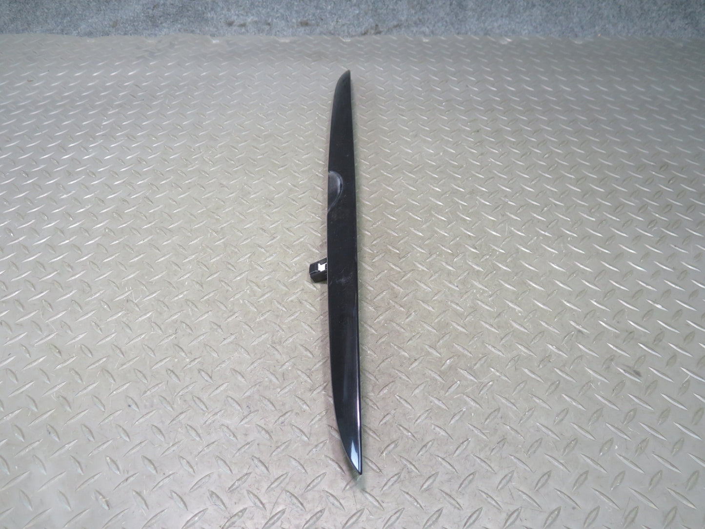00-06 BMW E53 X5 Rear Trunk Lid Handle Finish Trim Molding w Lights 7054941 OEM
