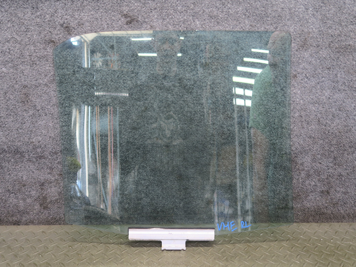 1990 Mercedes W124 300E Rear Left Door Glass Window OEM