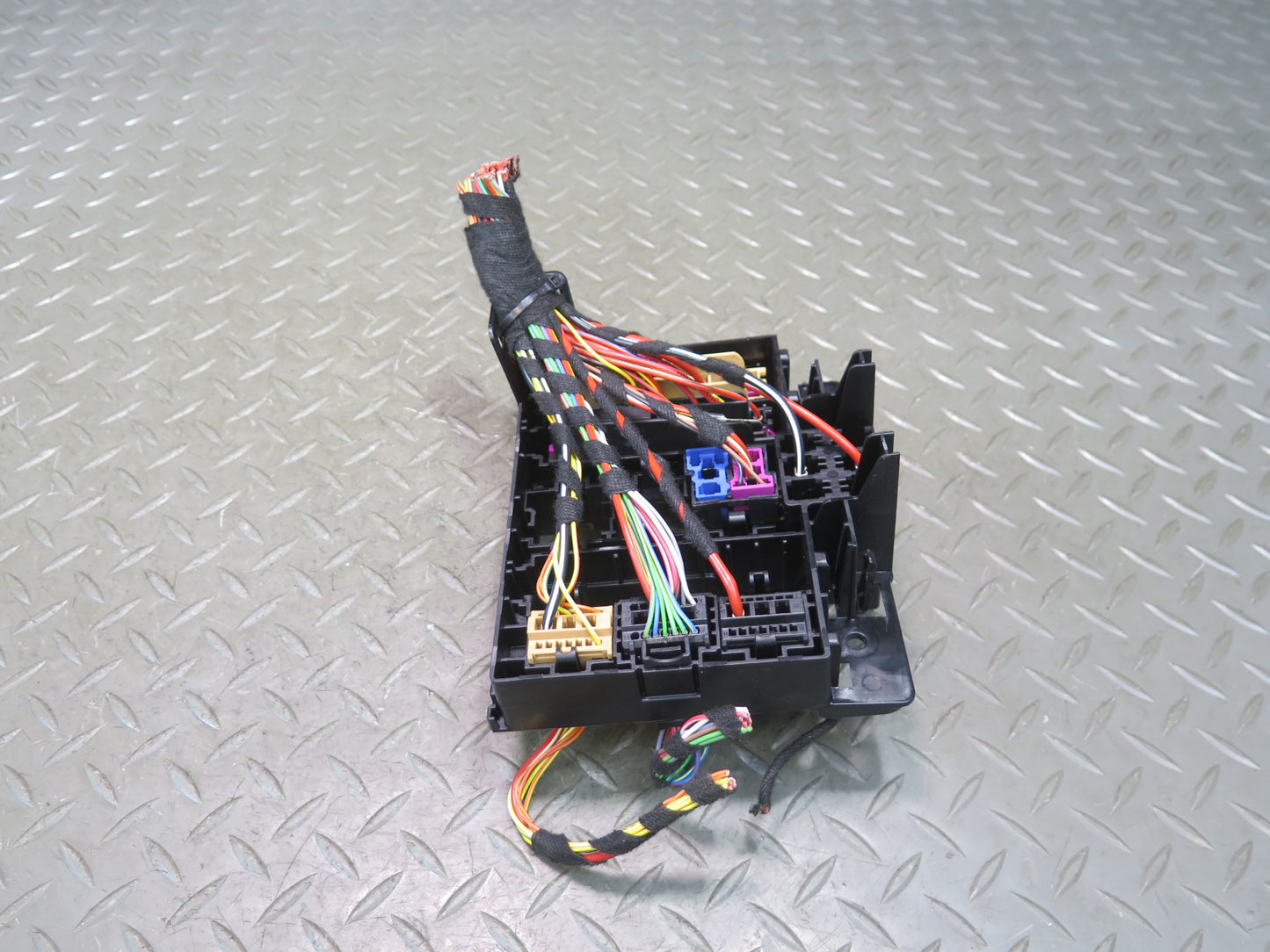 2010-2016 Porsche Panamera 970 Under Dash Cabin Fuse Relay Box Module
