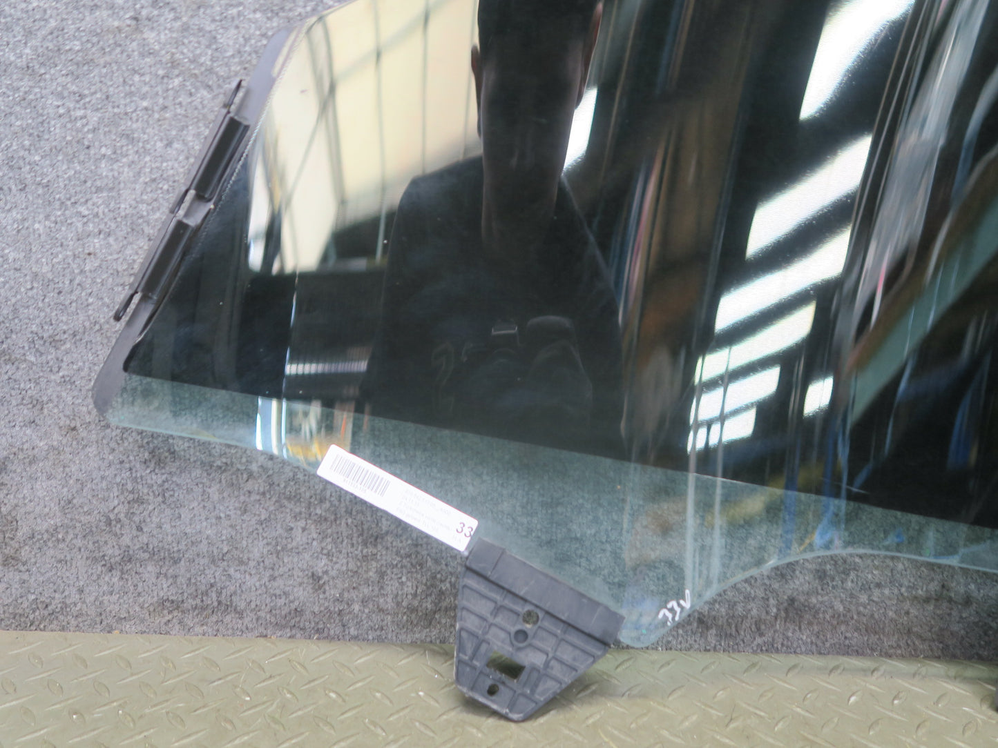 2010-2016 Porsche Panamera 970 Front Right Pass Side Door Window Glass