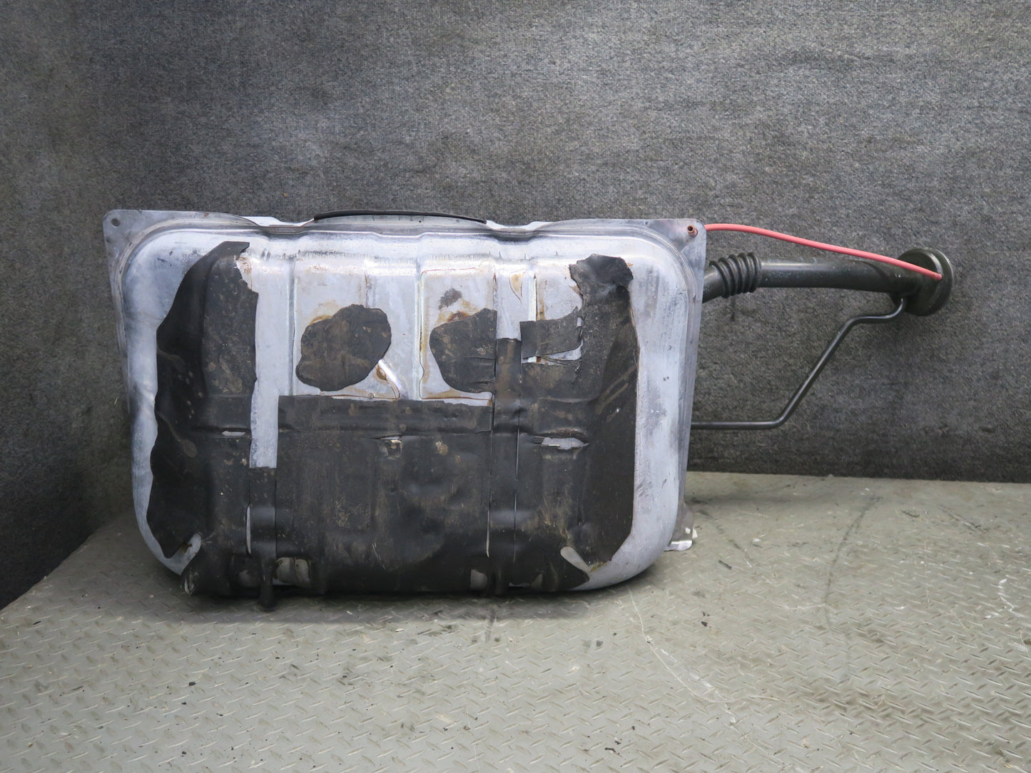 95-97 Nissan Gloria HY33 3.0L Fuel Gas Tank w Filler Neck Set 60K Miles OEM