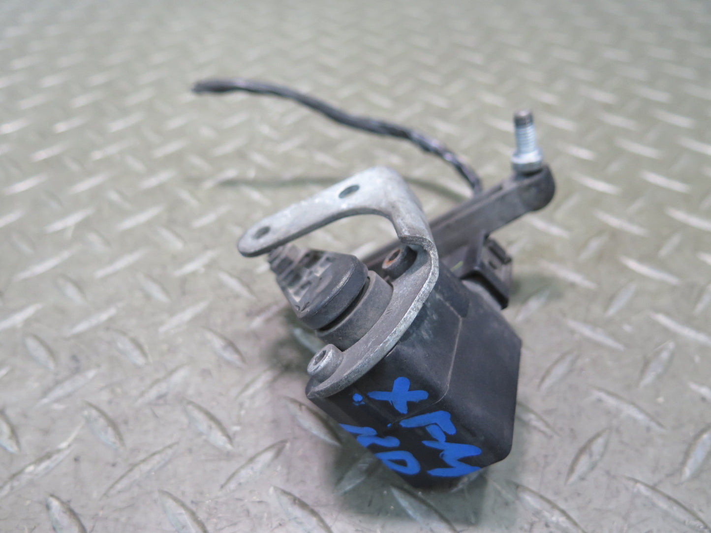 00-06 BMW E53 X5 Set of 2 Rear Left & Right Suspension Height Level Sensor OEM
