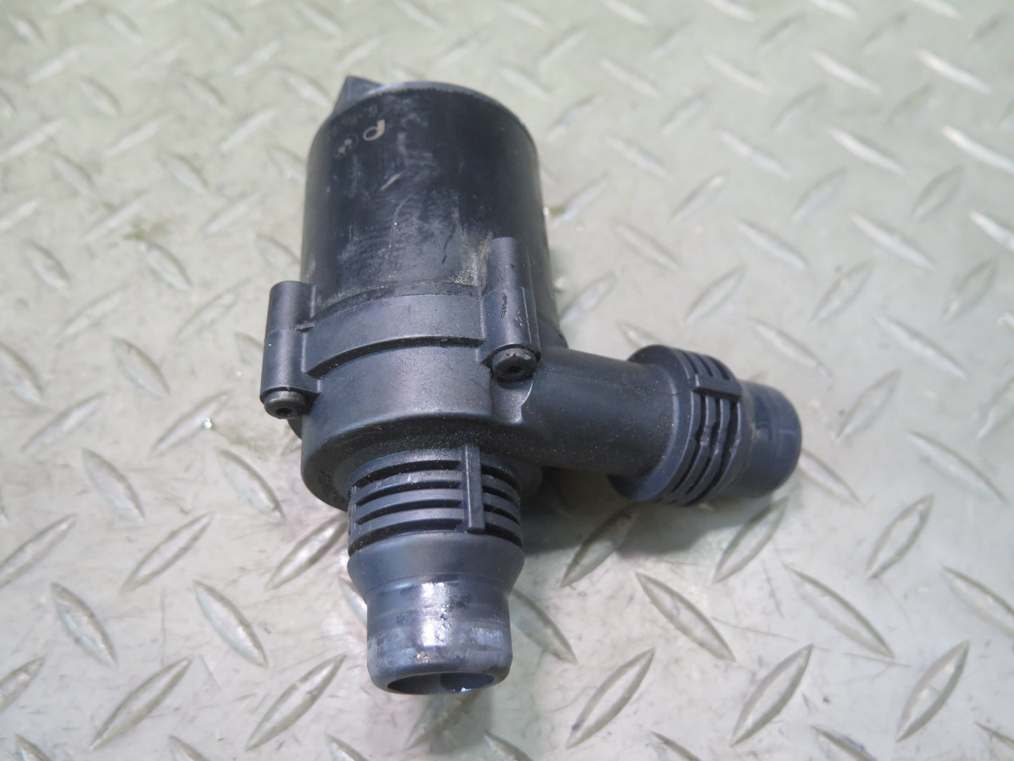 04-06 BMW E53 X5 Engine Additional Auxiliary AUX Coolant Water Pump OEM