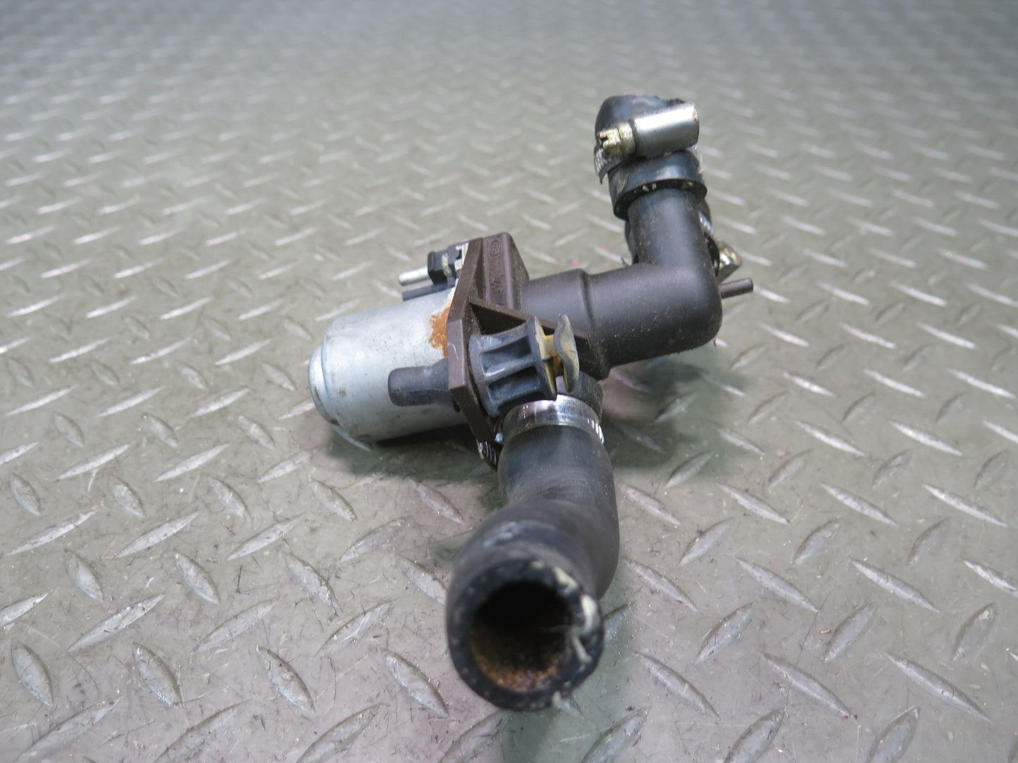 86-93 Mercedes W124 300E Heater Control Valve Pump OEM