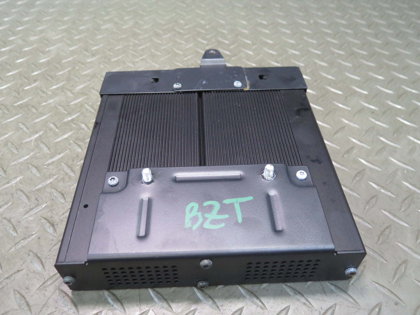 99-02 BMW E36/7 Z3 Harman Kardon Radio Audio Amplifier AMP 6902840 OEM