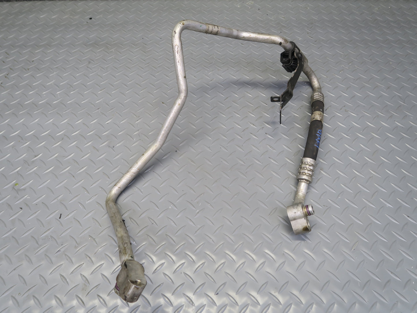 2015-2018 Porsche Macan Turbo 3.6L Engine Intercooler Y Connector Pipe