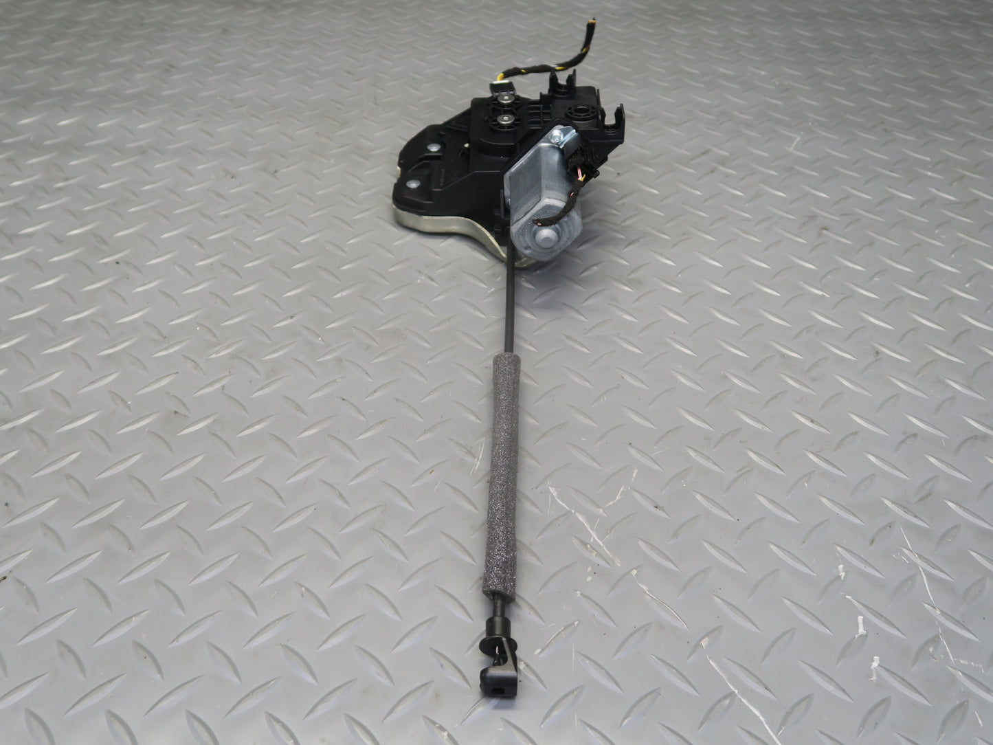 2010-2016 Porsche Panamera 970 Rear Tailgate Trunk Latch Lock Actuator