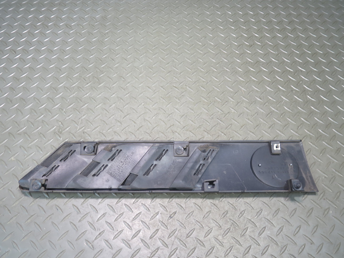 96-02 BMW E36/7 Z3 Set of 2 Front Right & Left Fender Vent Trim Cover Black OEM
