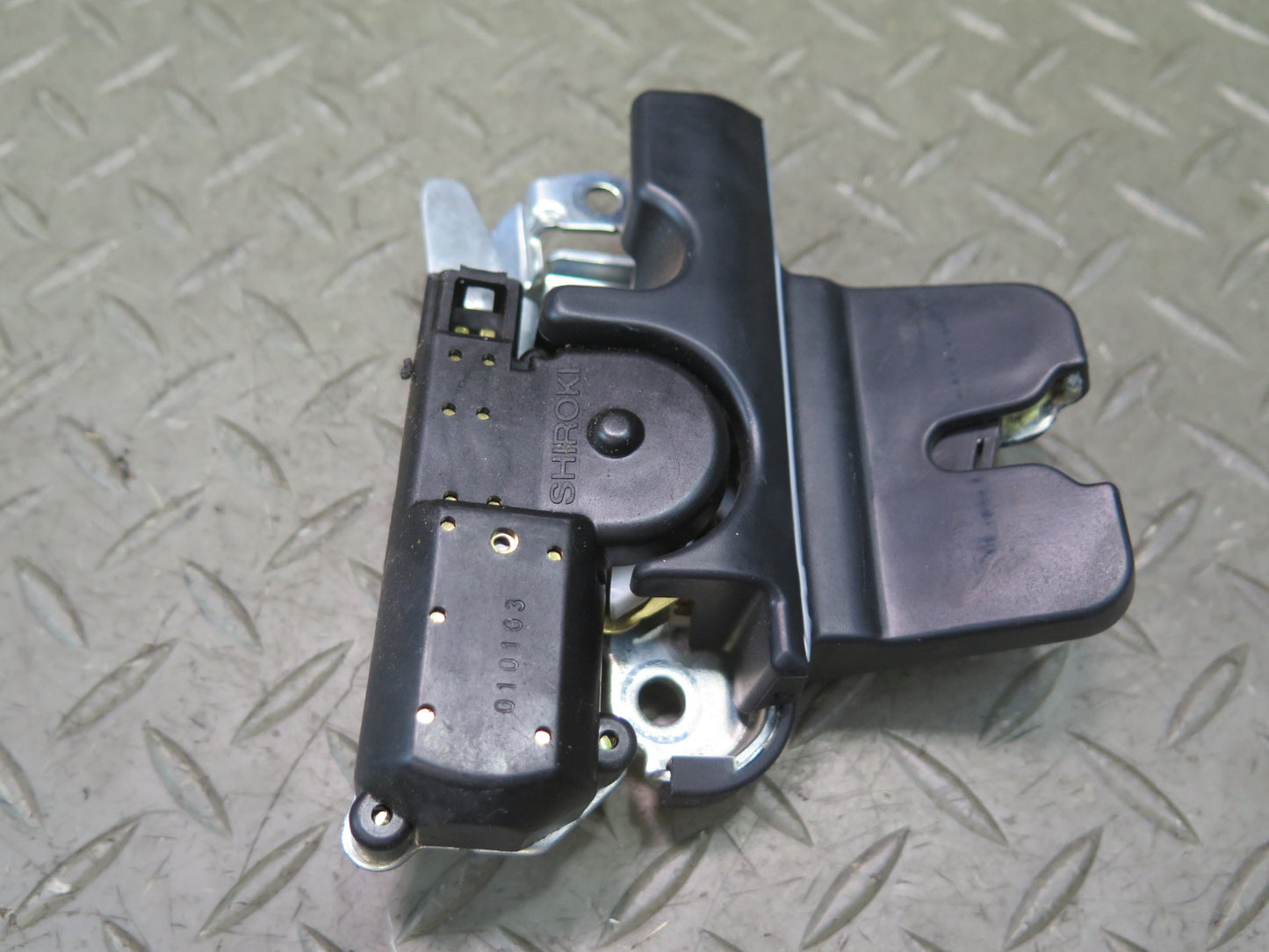 01-05 Lexus JZS160 GS300 GS430 Rear Trunk Lock Latch Actuator OEM