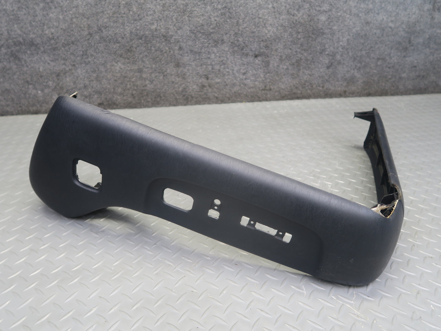 01-05 Lexus UZS160 GS300 GS430 Front Left Seat Trim Cover Panel Black OEM
