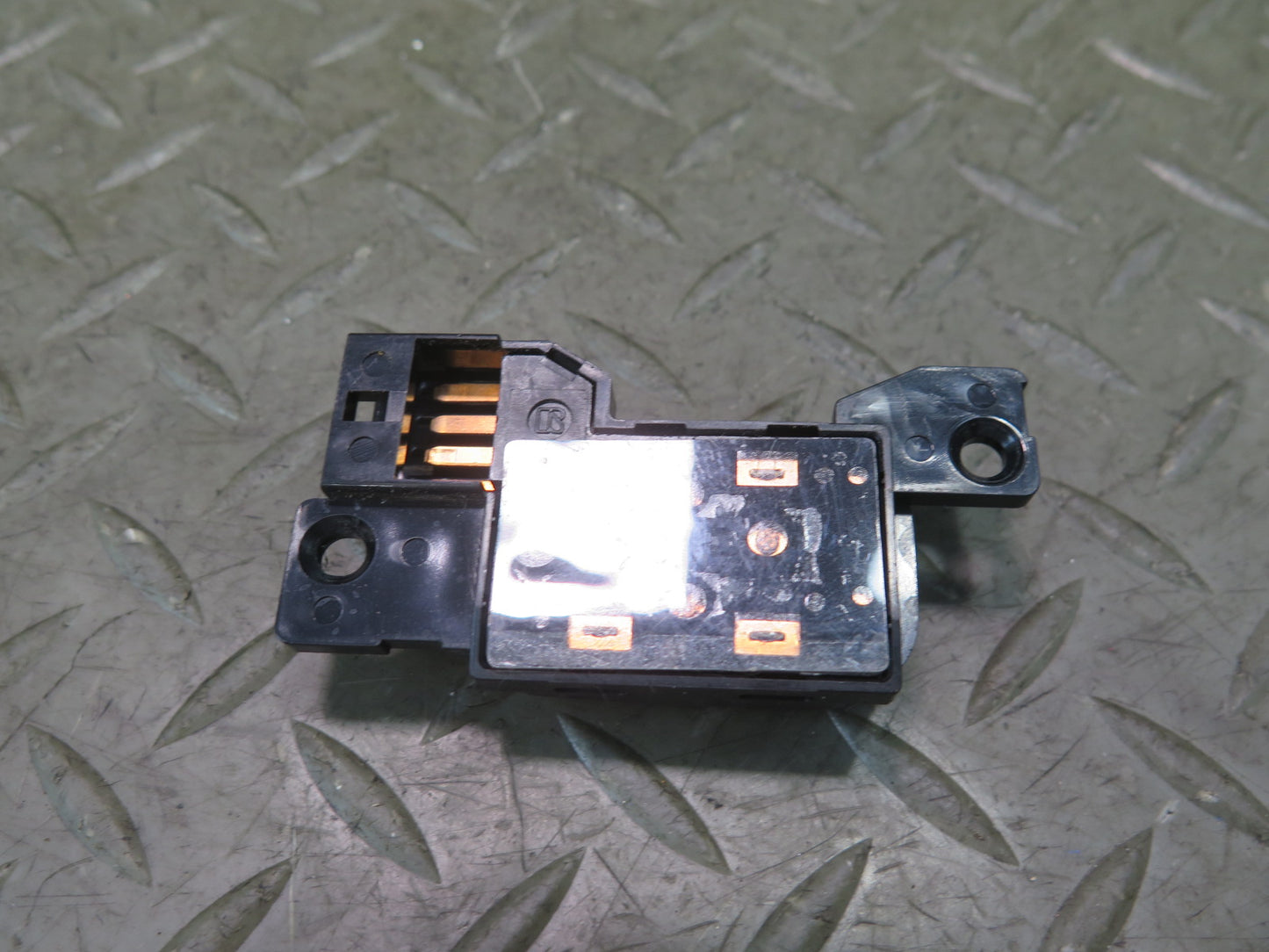 98-05 Lexus JZS160 GS300 GS430 Set of 2 Front Right Seat Adjustment Switch OEM