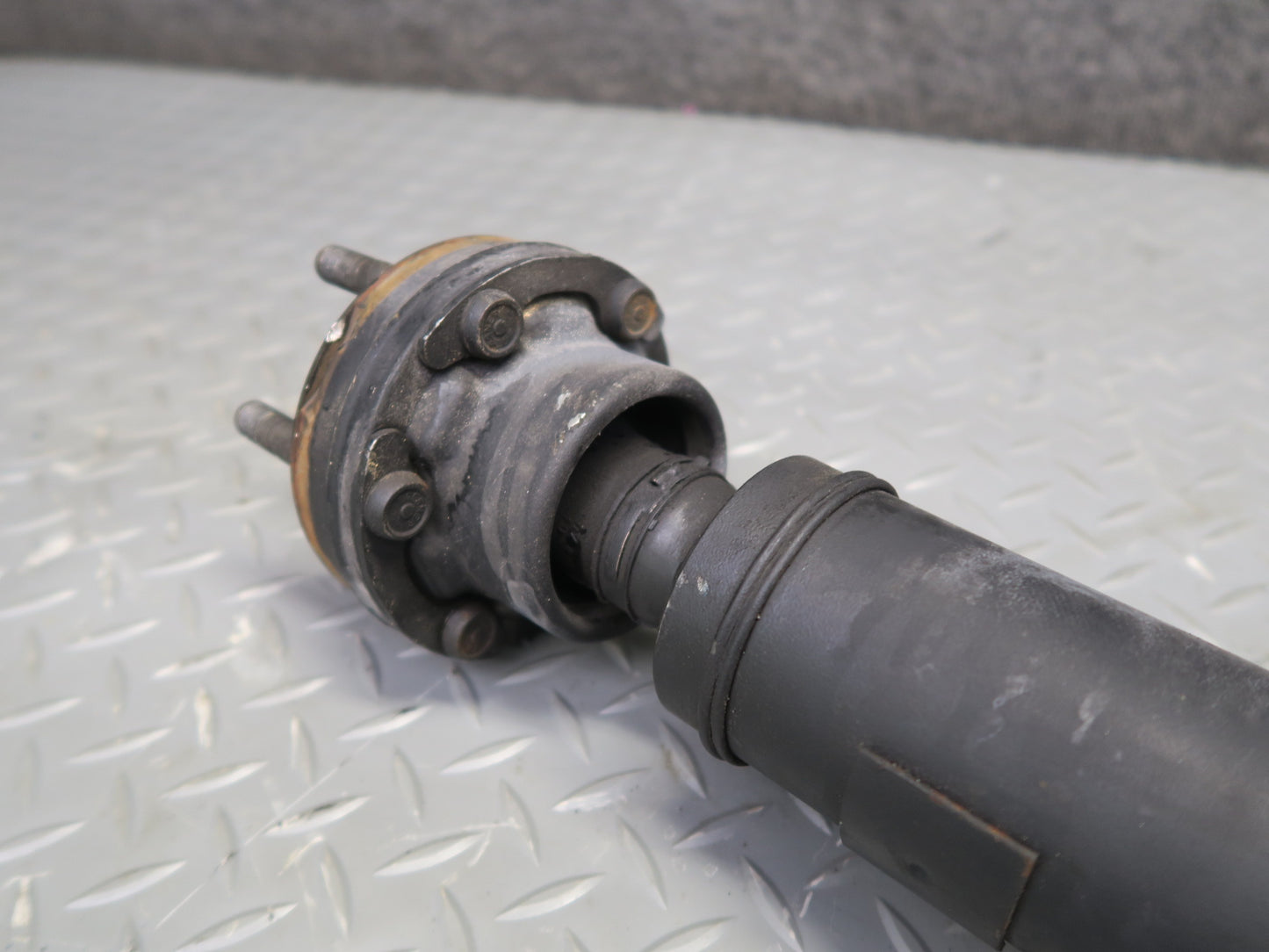 04-06 BMW E53 X5 AWD A/T Rear Driveshaft Drive Shaft 7549305 OEM