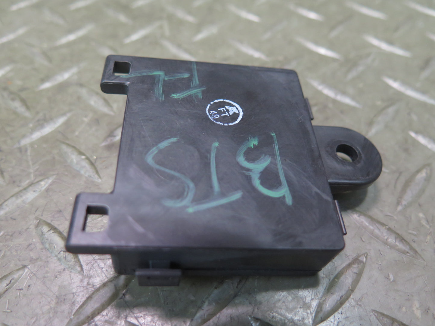 2016-2019 Tesla Model S 75D Front Left Side Door Handle Control Module Unit