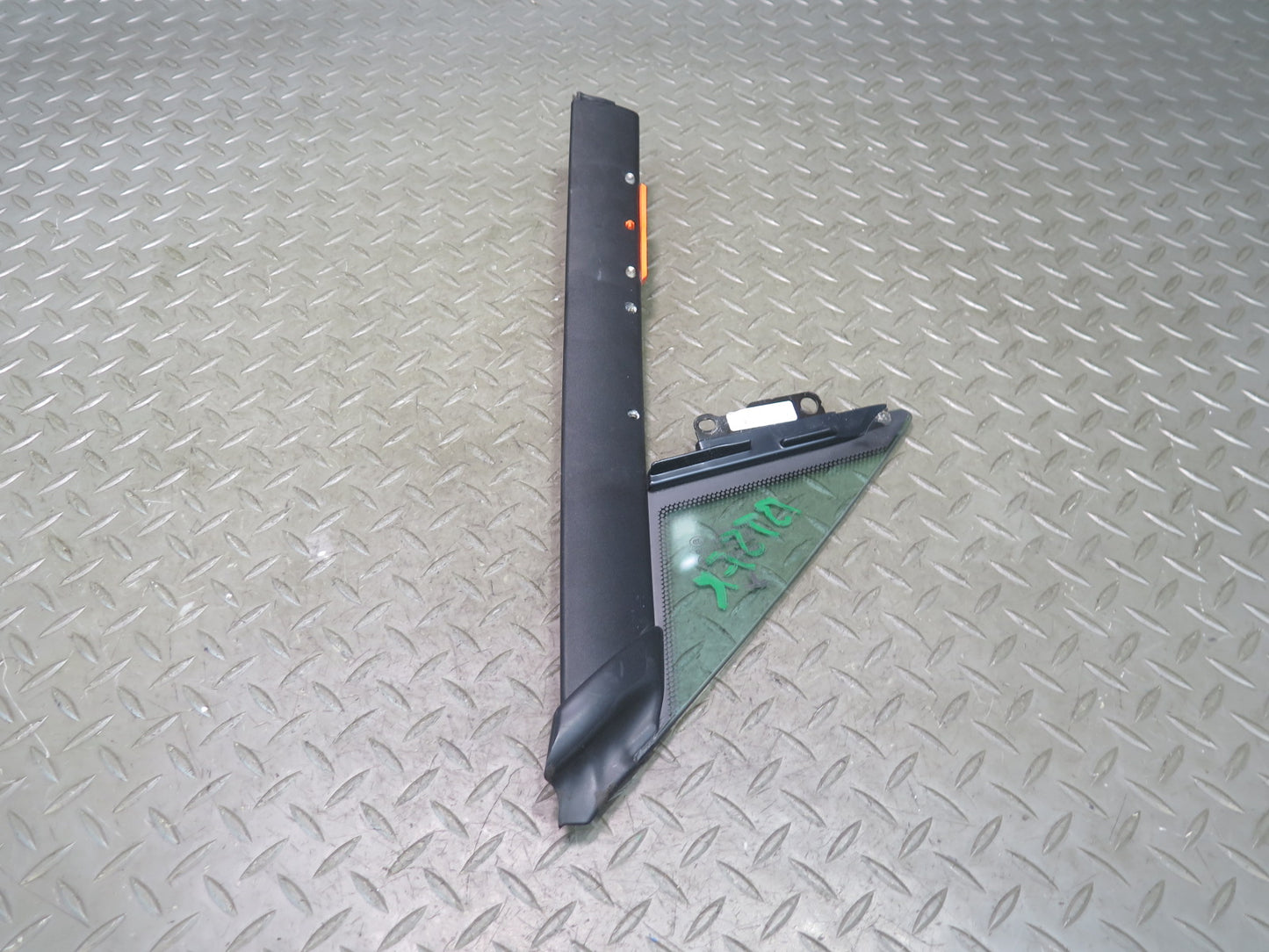 2016-2019 Tesla Model S 75D Front Right Side Door Window Corner Fixed Glass