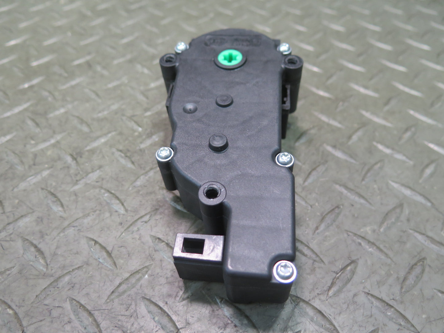 2016-2019 Tesla Model S 75D Rear Trunk Liftgate Tail Gate Lock Latch Actuator