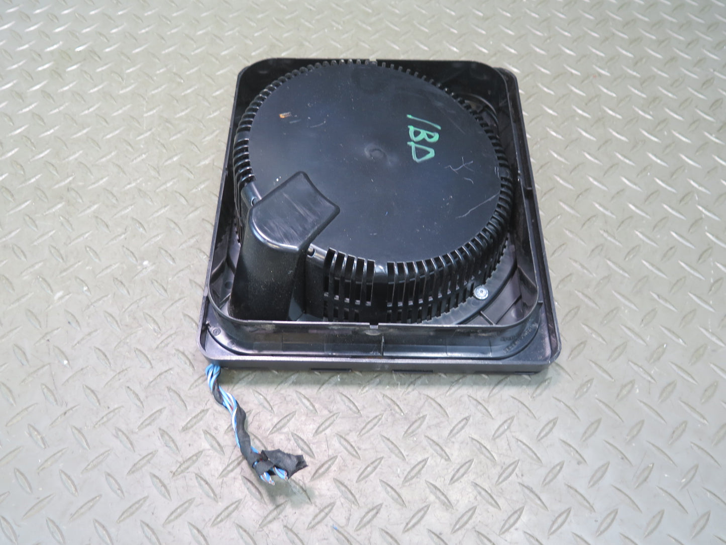 01-06 BMW E46 330ci Convertible Rear Subwoofer Speaker w Cover Black OEM
