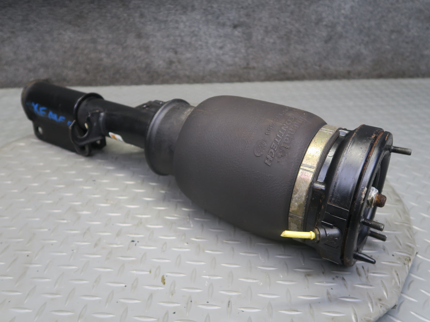 03-06 BMW E53 X5 AWD Front Right Air Strut Shock Absorber Arnott AS-2305