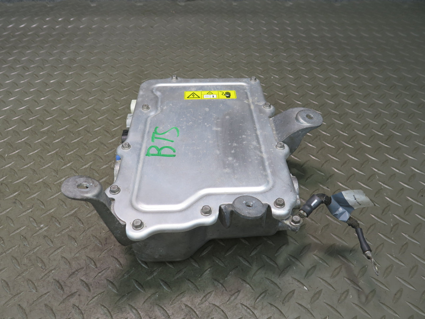 2016-2019 Tesla Model S 75D High Voltage Power Distribution Junction Box Module