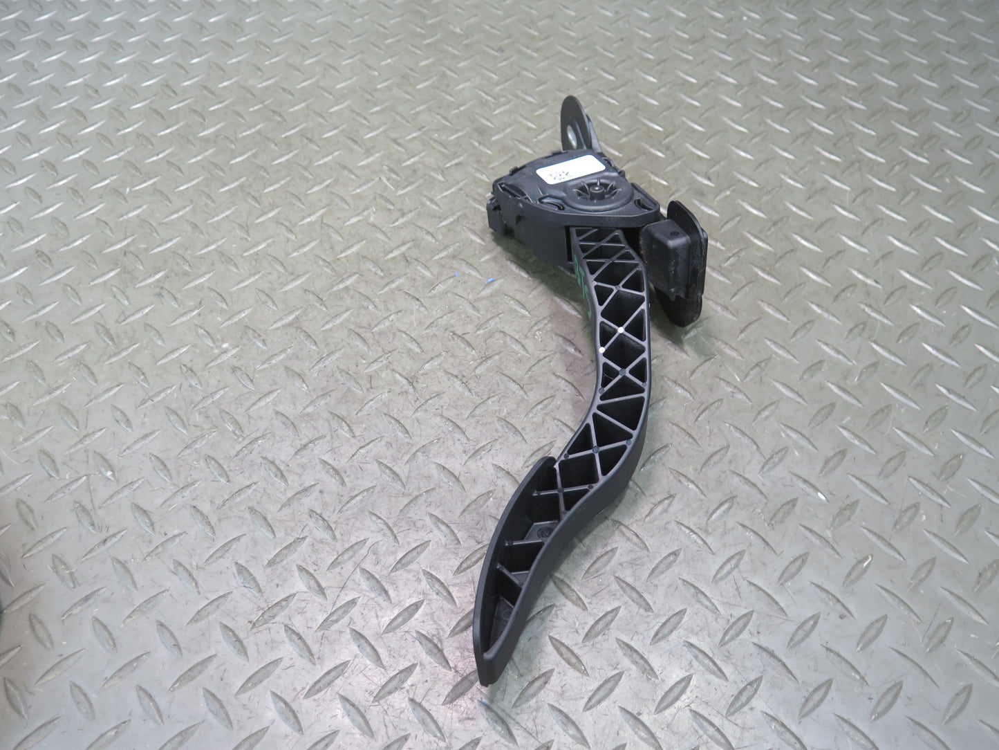 2016-2019 Tesla Model S 75D Accelerator Throttle Gas Pedal Assembly