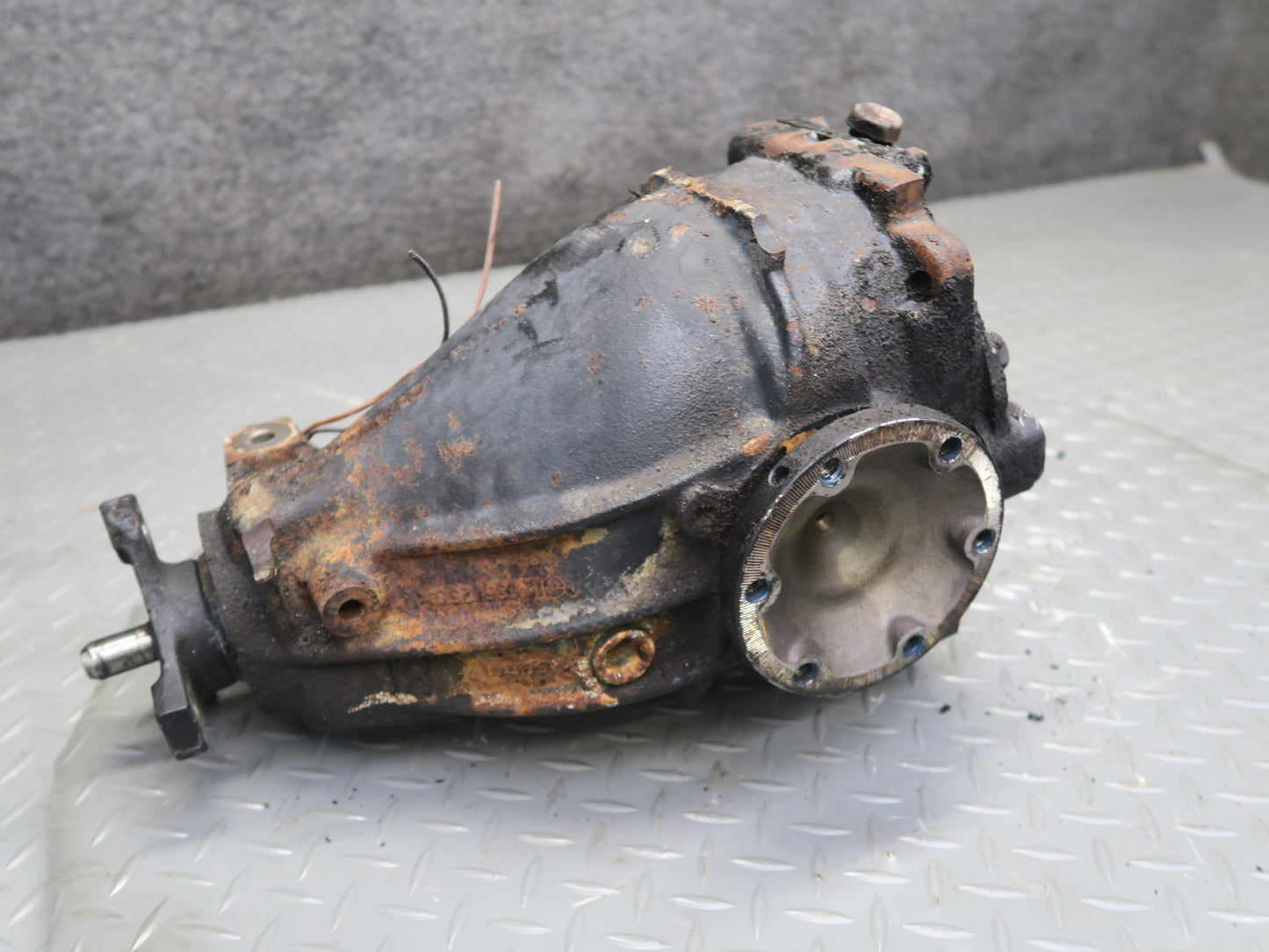 1990 Mercedes W124 300E RWD A/T Rear Axle Differential 2.87 Ratio 142k Miles OEM