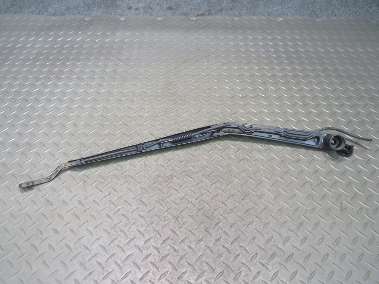14-19 Chevrolet Corvette C7 Set of 2 Front Left & Right Windshield Wiper Arm OEM