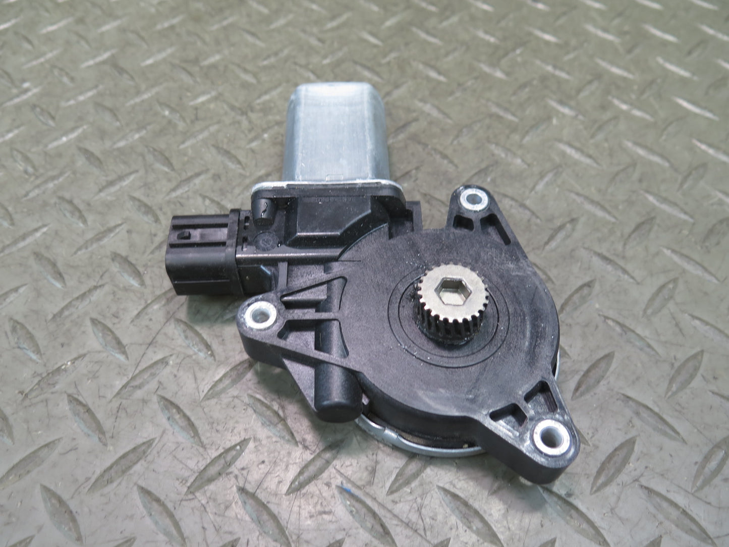2016-2019 Tesla Model S 75D Sunroof Panoramic Drive Motor