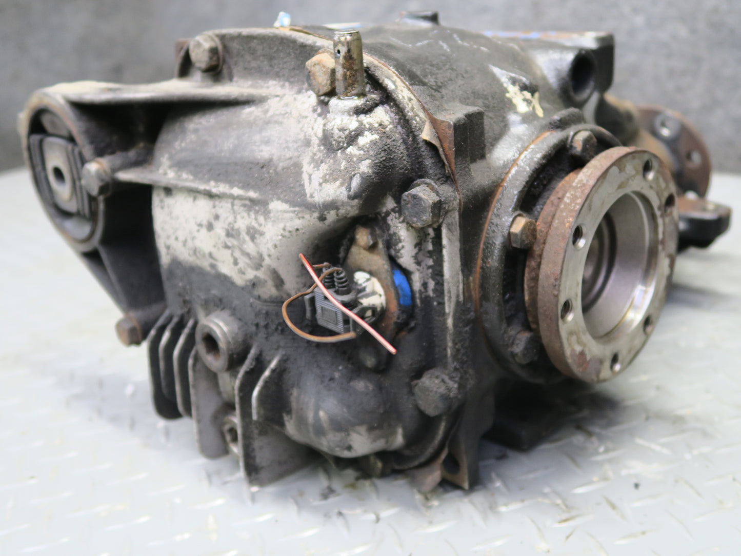 01-02 BMW E36/7 Z3 3.0L M54 A/T Rear Differential Carrier LSD 3.46 Ratio OEM