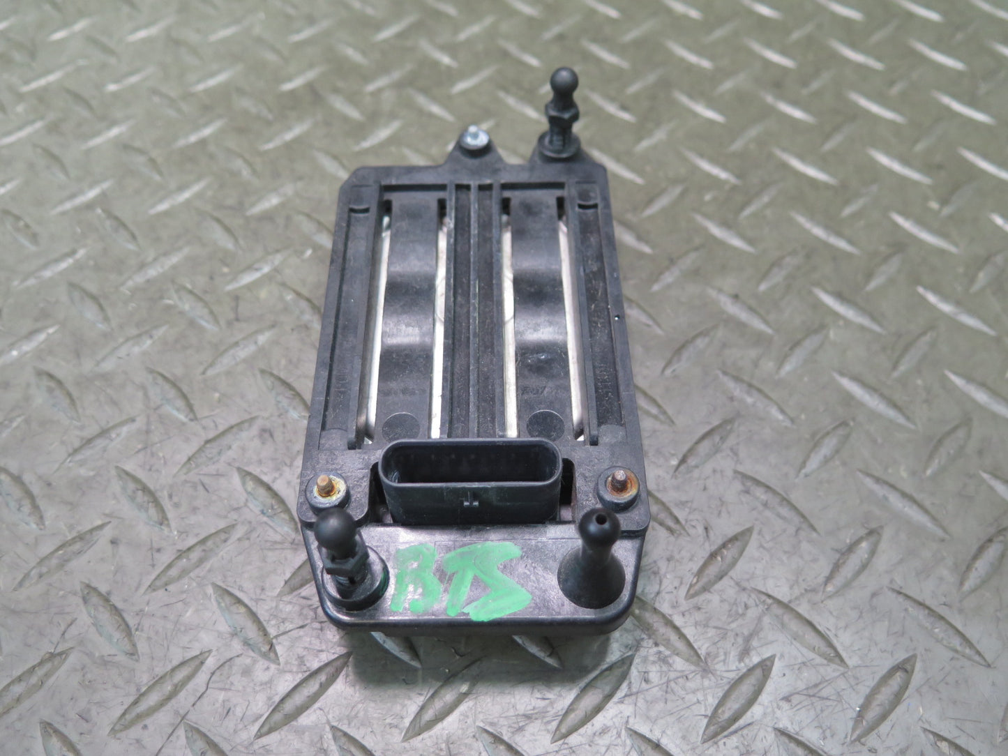 2016-2019 Tesla Model S 75D Front Cruise Control Distance Radar