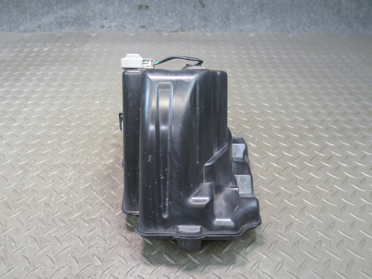 15-18 Jeep Wrangler JK Right Side Floor Subwoofer Speaker 68223344AA OEM