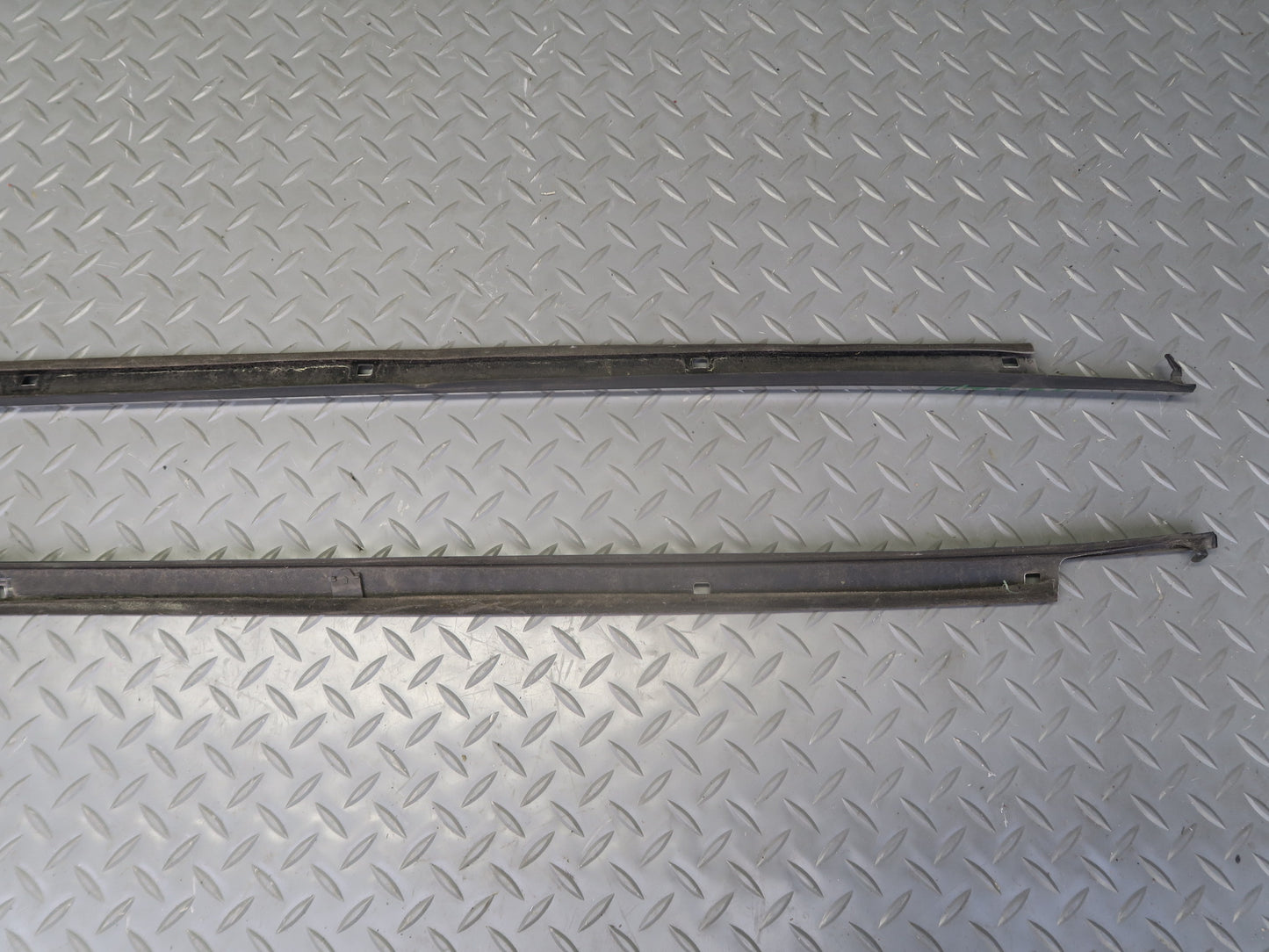79-83 Datsun 280ZX 2+2 Left Right Door Window Weatherstrip Seal Molding Set OEM
