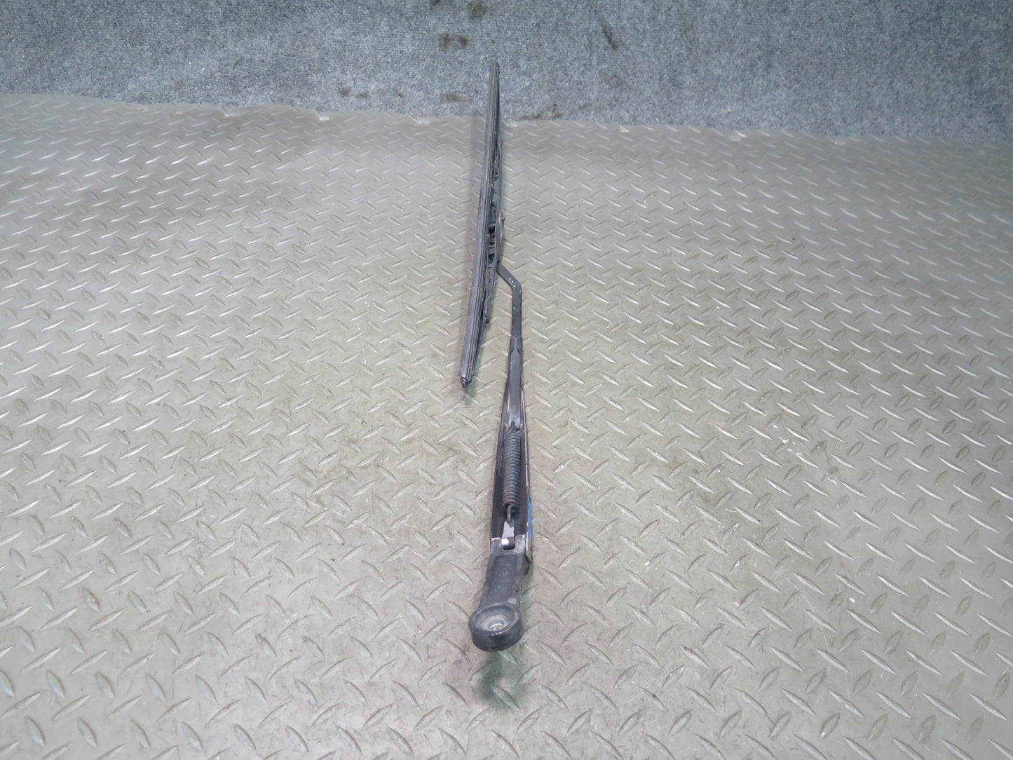 84-89 Nissan Z31 300ZX Set of 2 Front Windshield Left & Right Wiper Arm OEM