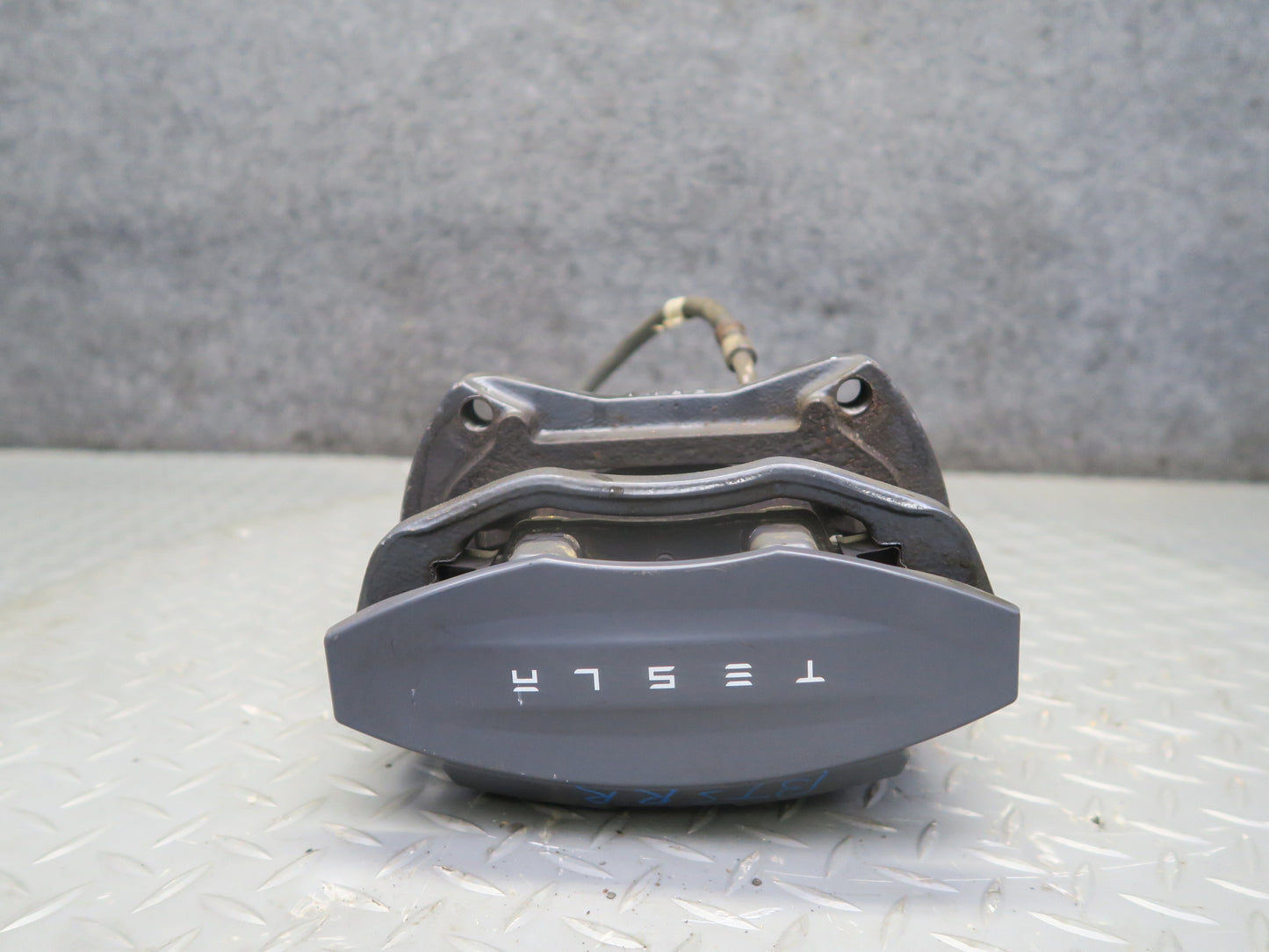 2016-2019 Tesla Model S 75D AWD Rear Left & Right Side Brake Caliper Set